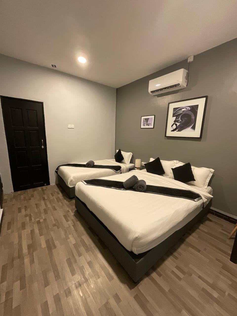 The Sky Inn Куантан Екстериор снимка
