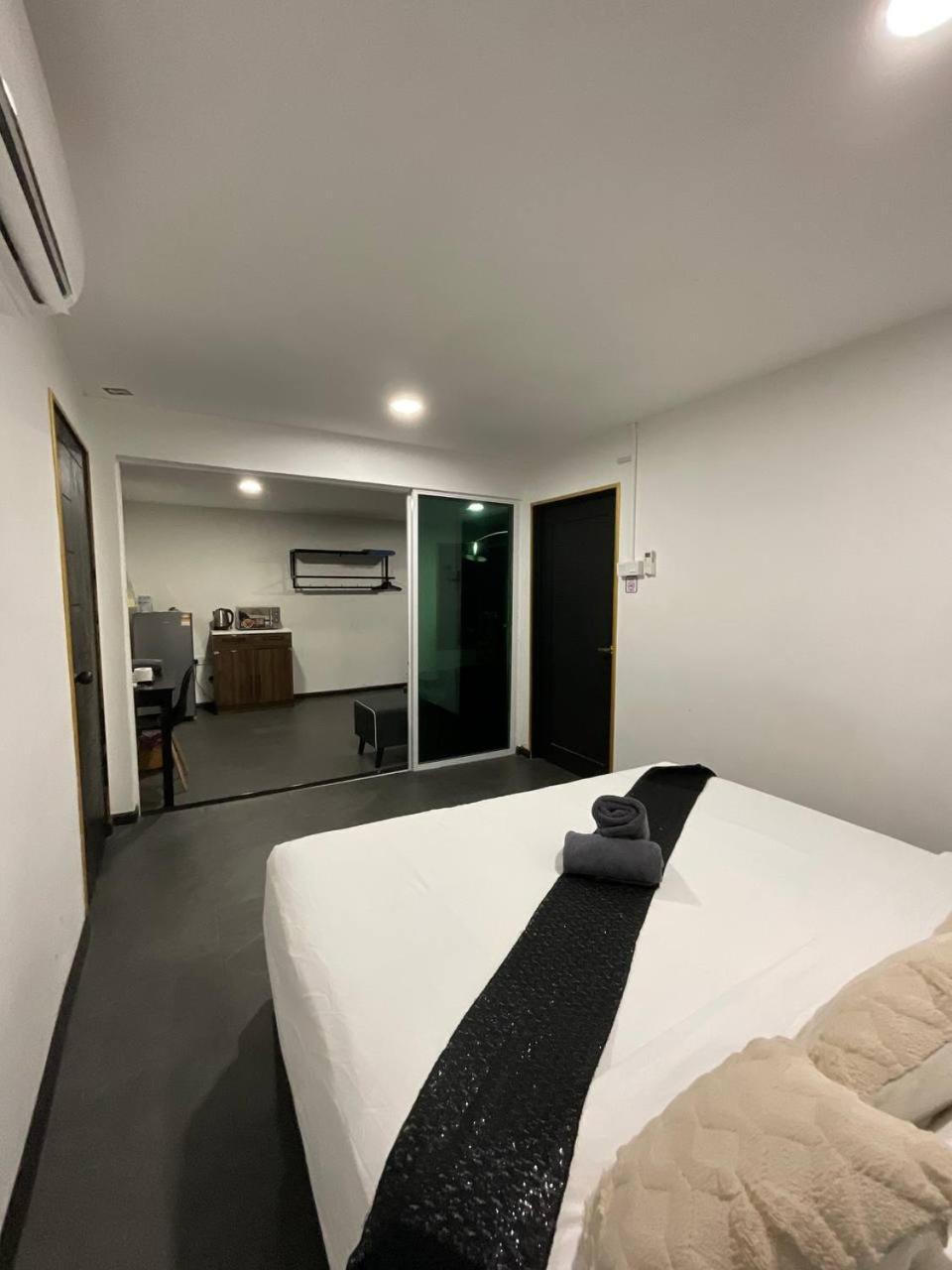 The Sky Inn Куантан Екстериор снимка